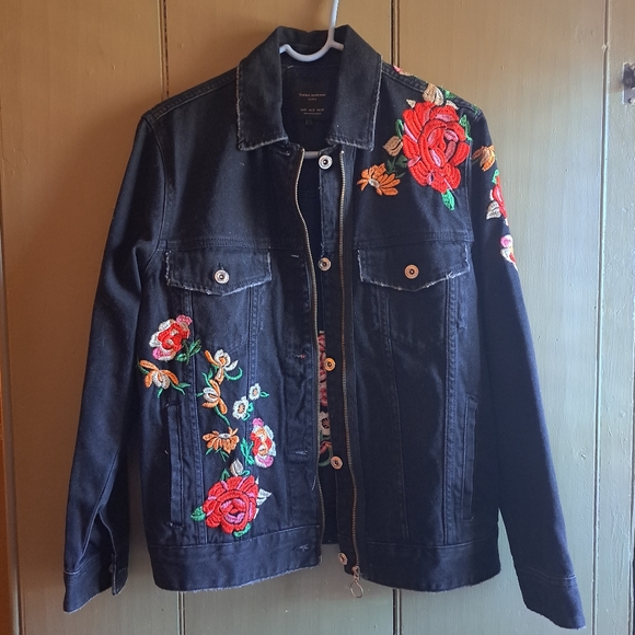 Zara Floral Embroidered black denim zip & button jacket. Size small - Picture 2 of 9